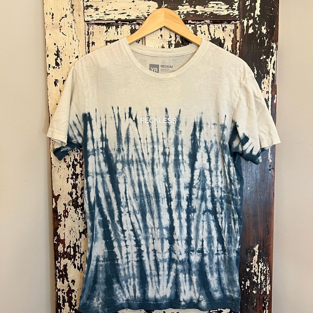 Men’s Young & Reckless tie dye T-shirt. Size Medium.